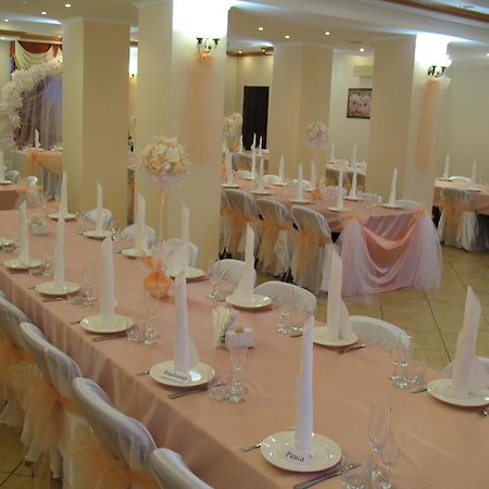 Optima Deluxe Kryvyi Rih Hotel Bagian luar foto