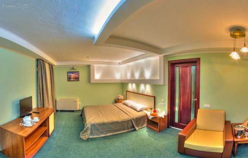Optima Deluxe Kryvyi Rih Hotel Bagian luar foto