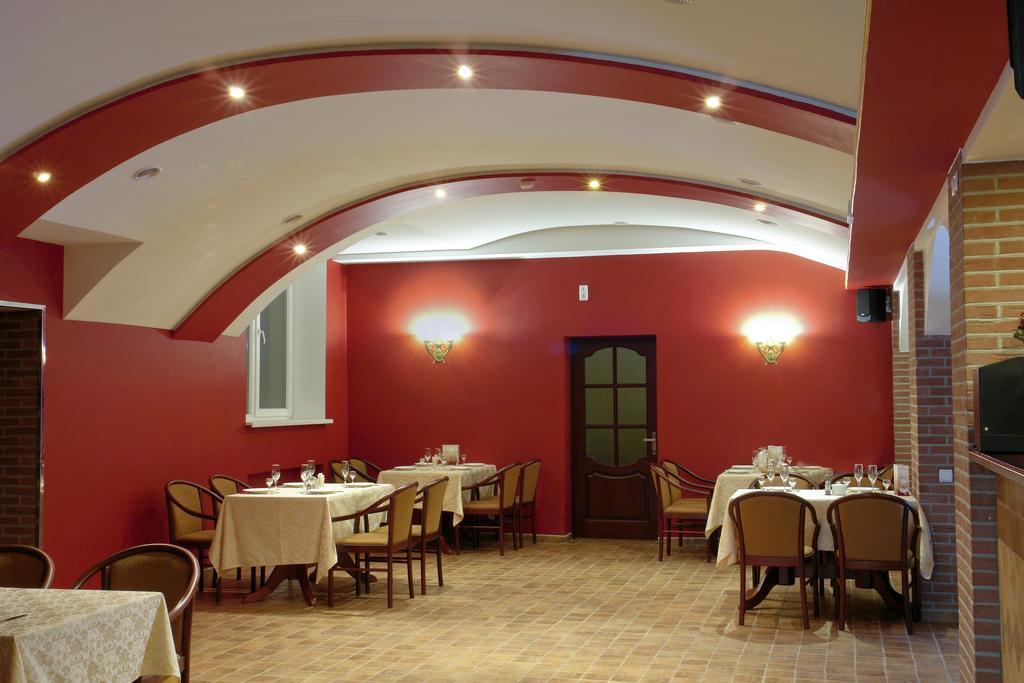 Optima Deluxe Kryvyi Rih Hotel Bagian luar foto