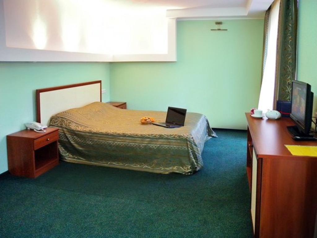 Optima Deluxe Kryvyi Rih Hotel Bagian luar foto