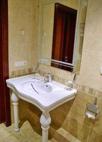 Optima Deluxe Kryvyi Rih Hotel Bagian luar foto