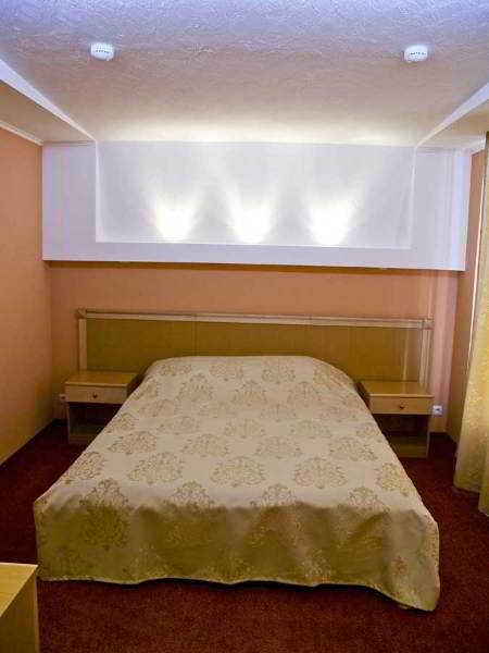 Optima Deluxe Kryvyi Rih Hotel Bagian luar foto