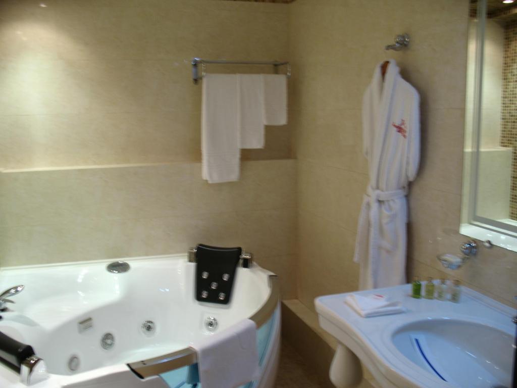 Optima Deluxe Kryvyi Rih Hotel Ruang foto